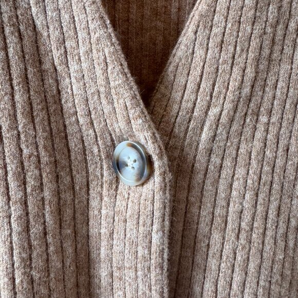 Madewell Cameron Ribbed Cardigan Sweater Coziest Yarn Taupe Tan Camel | XS - Picture 9 of 16